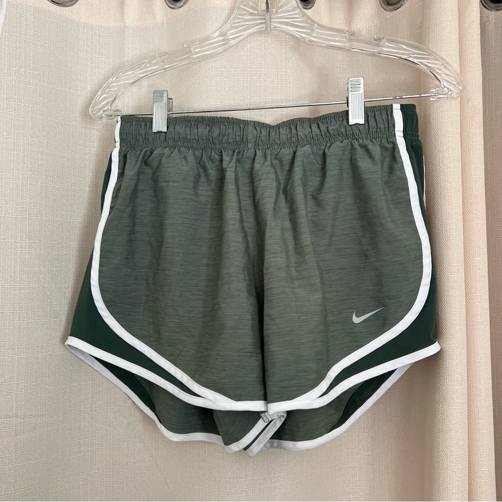 Women's Nike Tempo Dri-FIT Mid-Rise 3-in. Running Shorts